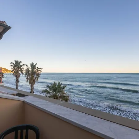 酒店 Danio Lungomare 阿拉西奥