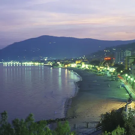 酒店 Danio Lungomare 阿拉西奥